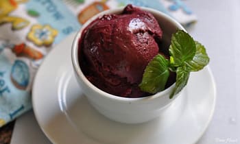 Creaming Berry Ice cream