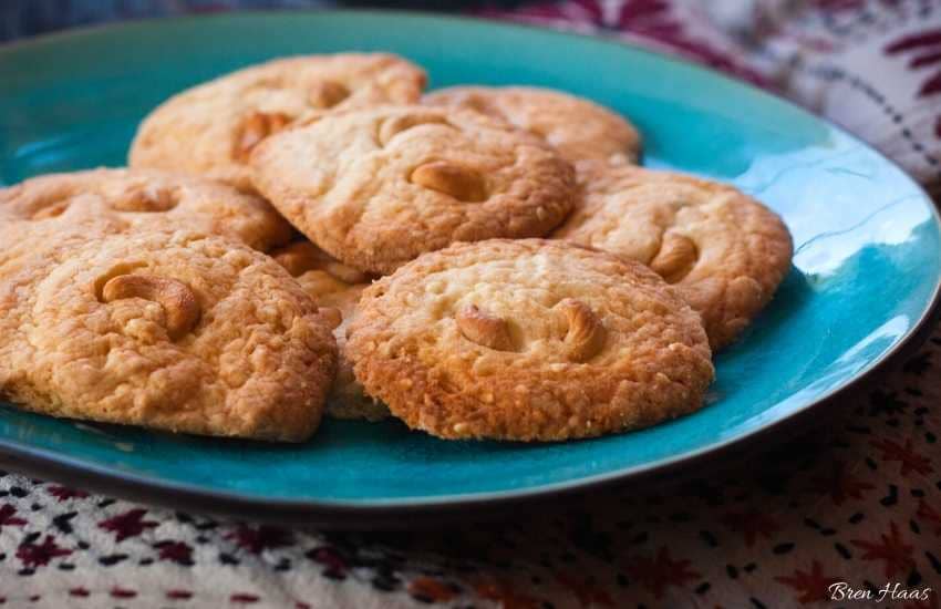 Chewy Macadamia Nut Cookies Recipe